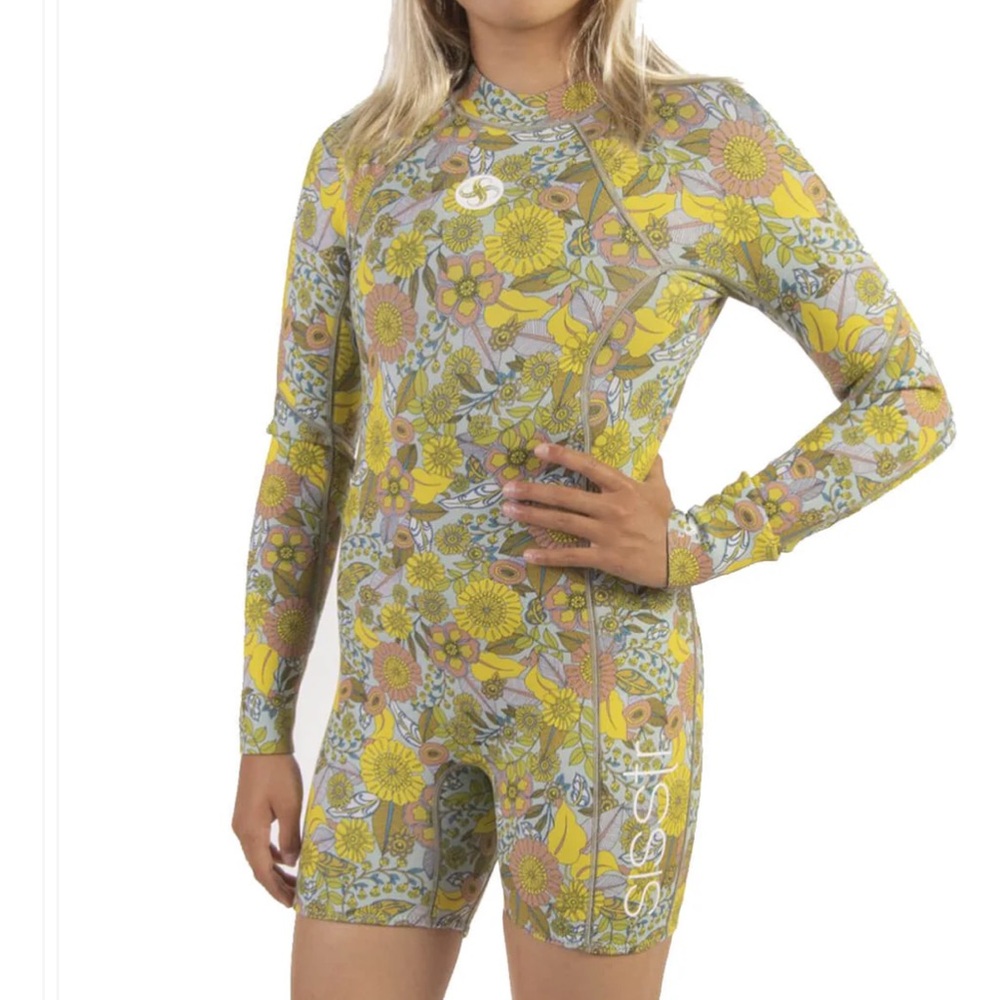 Sisstrevolution floral wetsuit youth size 10
